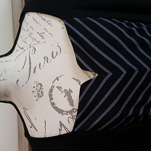 Gray & Black Colorblock Dress - Picture 2 of 4